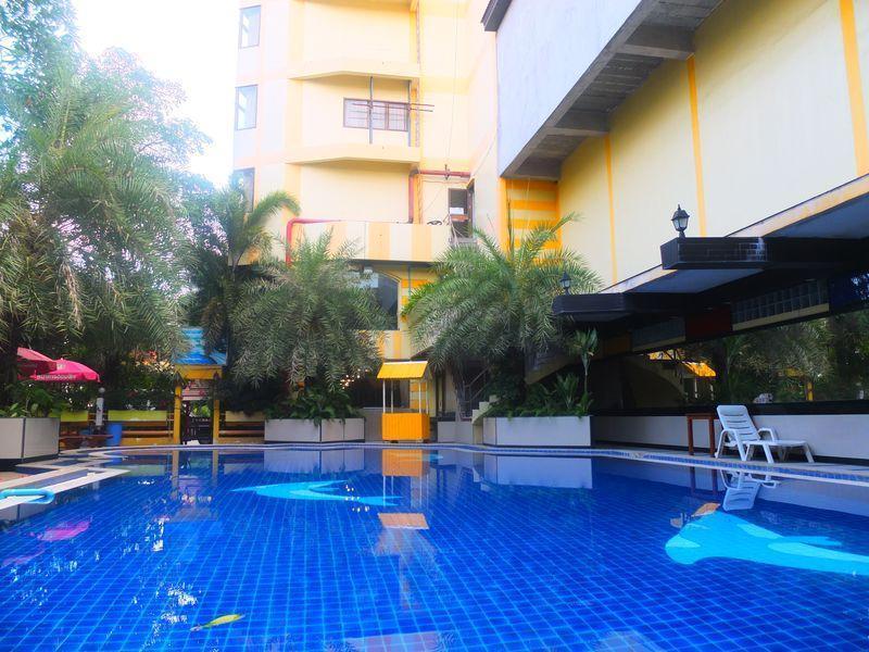 Отель Jomtien Holiday Паттайя Экстерьер фото
